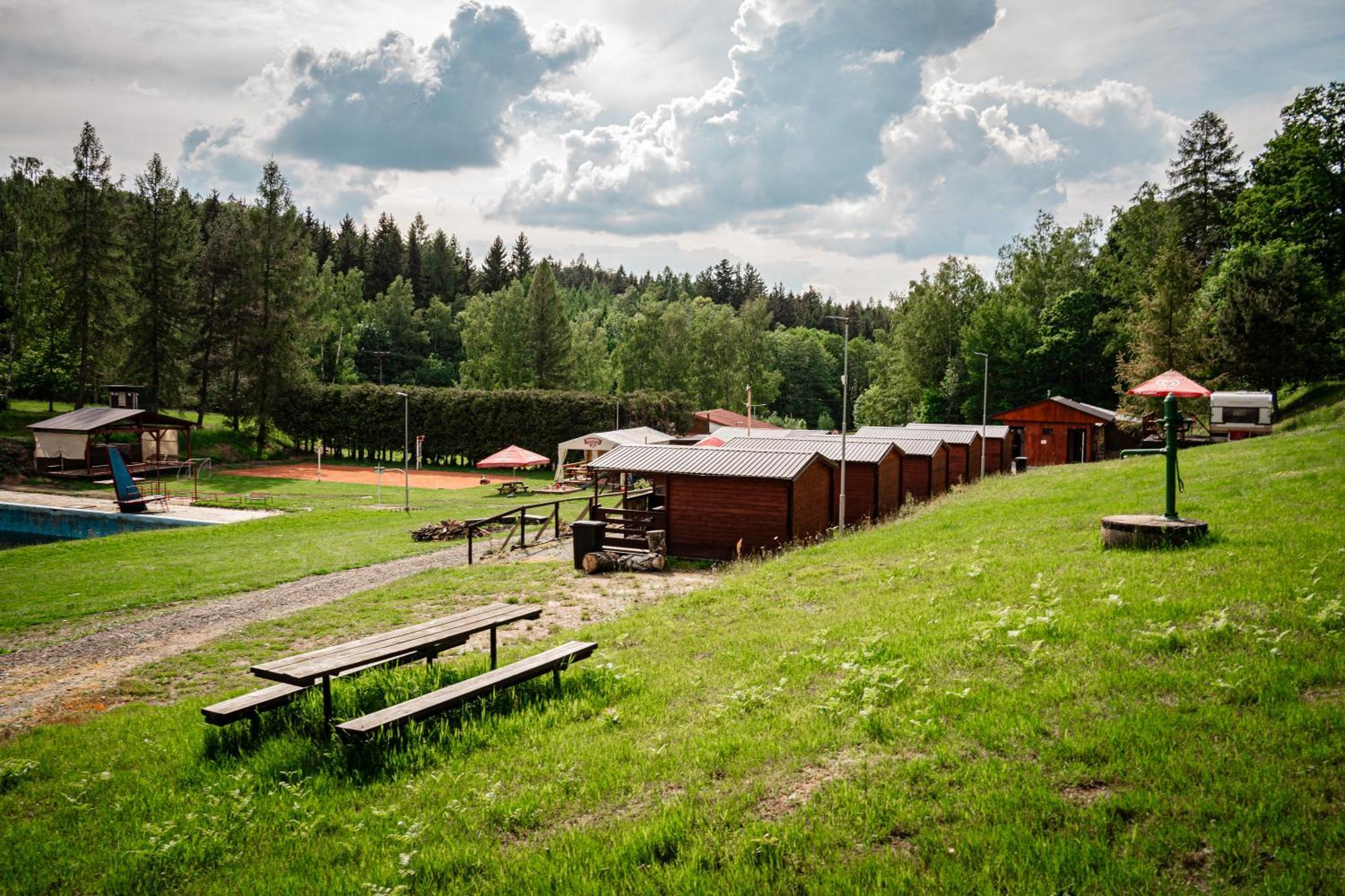 Karavan 1 V Arealu Koupaliste Bystre V Orlickych Horach Экстерьер фото